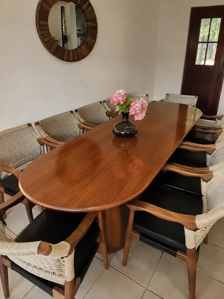 Comedor ovalado